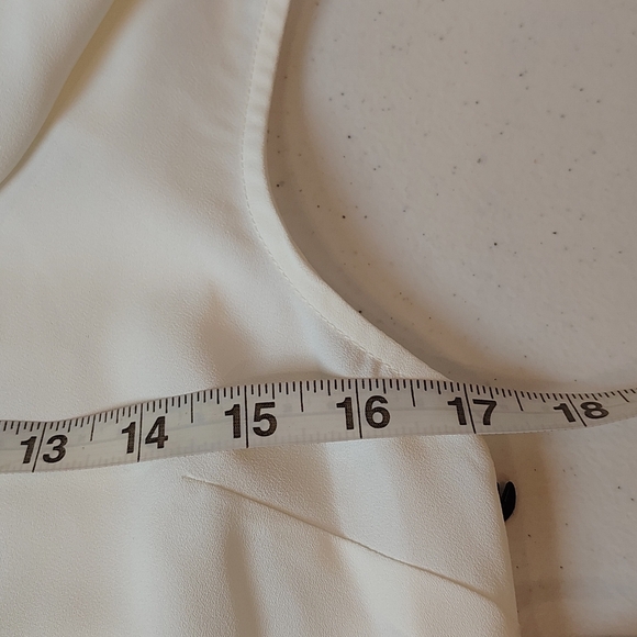 Vince Camuto Women's XS  Cowl Neck Luxe Crepe De China Blouse White Career Wear - Picture 6 of 8